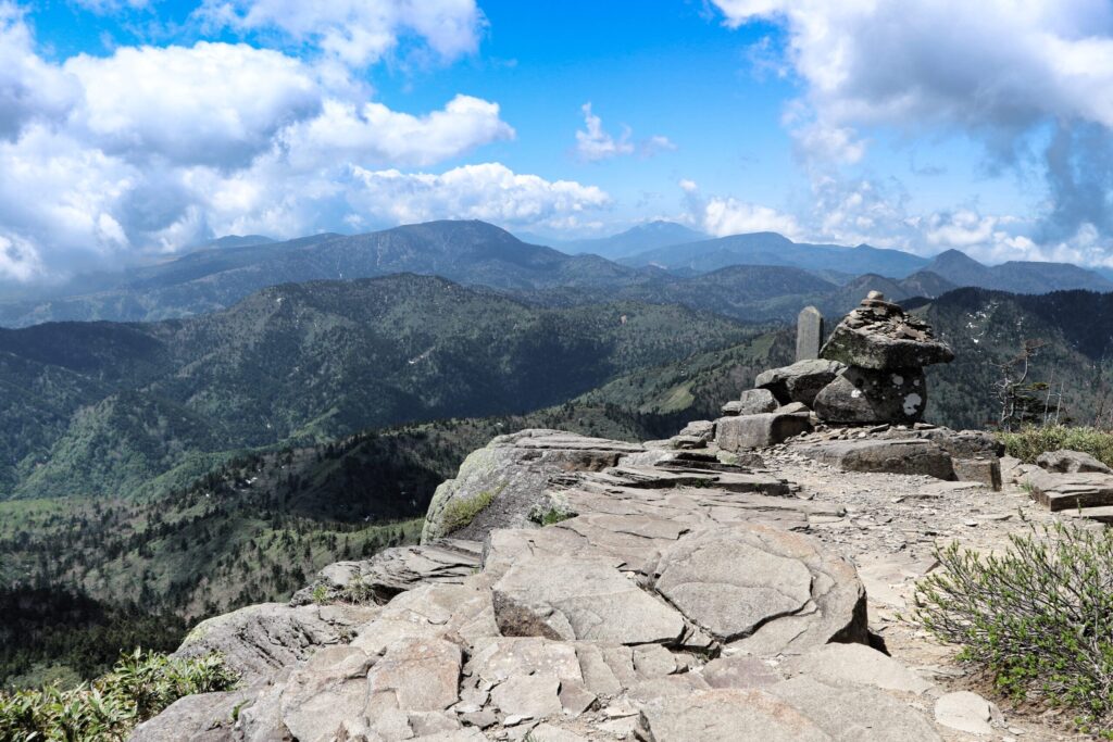 岩菅山山頂